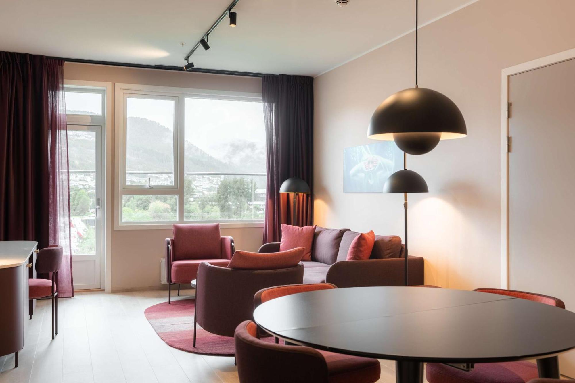 Scandic Sunnfjord Hotel & Spa Førde Exteriör bild